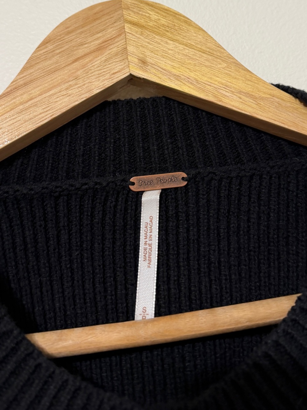Free People Easy Street Crop Pullover Sweater Size Small Black Oversized Knit - Picture 3 of 10